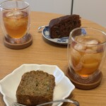 LOU - 手前がズッキーニブレッド