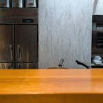 RAMEN MATSUI - 厨房は広め。