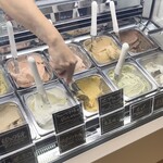 四十雀カフェ - いろんな種類のジェラートがあり、毎回楽しみです！