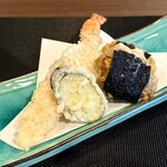 石臼挽手打十割蕎麦 紫翠庵 - 天ぷらと蕎麦がきの磯部揚げ。