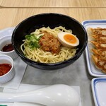 リンガーハット - 肉味噌まぜ麺（200g）・セットぎょうざ5個