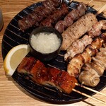 黒長兵衛 - 串盛り（鰻入り）