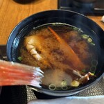 海鮮丼 佐政 - ➕100円のワタリ蟹の味噌汁