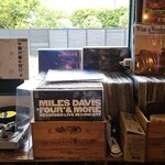 サン コースト - 内装➁ 相変わらず素敵なレコードでした