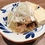 酒と肴 シンメ - 牛すじの神田煮込み