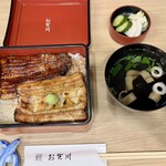 鰻 お賀川 - ・紅白うな重上（3410円）
      ・肝吸い（＋100円）
