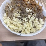 ラーメン荘 歴史を刻め つ - 麺200g汁なし、全マシマシ