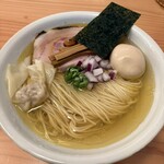 シマリボン - にぼしお、味玉と肉雲呑トッピング