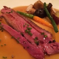 トレフミヤモト - ビュルゴー家のシャラン鴨
                ダブルコンソメのソース
                美味しかった♪