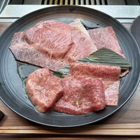 焼肉うしごろ 新宿三丁目店 - 