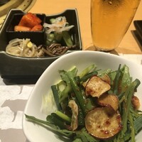 薩摩 牛の蔵 広尾本店 - キムチ＆ナムルの盛り合わせ、春菊とさつまいものサラダ