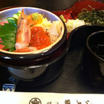 横浜 藤よし - ランチの海鮮丼と茶そばのセット 980円
            