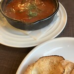 パスタ バル ノンナ - 牛スジの辛口トマト煮込、トリッパ風だけど、トリッパではない。ピリッとしていてビールに合います♪