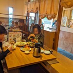 中国家庭料理 桃 - 店内