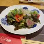 白山文雅 - ミニサラダも480円とかだった気がする