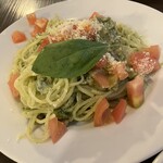 パスタ バル ノンナ - シラスとアボカドのジェノベーゼ、美味〜！このお店のジェノベーゼは、間違いないんです。