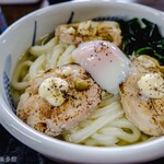 ヨコクラうどん - 鶏チャーにマイ調味料追加