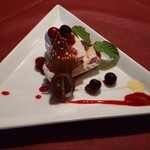 サーラ・マンジェ・ドゥ・クール  - 