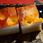 サーラ・マンジェ・ドゥ・クール  - パンはひとり１個