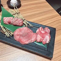 中目黒焼肉 登牛門 - 