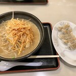 らーめんハウス王水 - 料理写真: