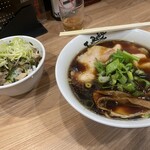 麺屋 丈六 なんば店 - 中華そば並、どんぶり　１２５０円