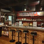 カフェバー リヒト - 店内カウンター。戦間期のドイツレジが展示されてます。