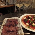串酒場チチカブ - おまかせ5本串盛り：750円+やわらかチャーシュートマトピザ：780円('14.08月末)