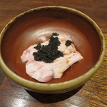 鳥茂 - 豚の脊髄、キャビア載せ