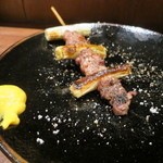 鳥茂 - コメカミ串、トリュフ塩で