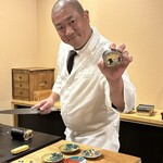 鮨駒 - 生駒大将と塩釜の鮪、いぶりがっこ手巻き