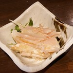 飲んべぇ食堂 らくだ屋 - お通し（新生姜とちくわの和物）