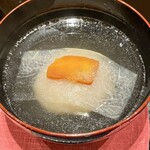 割烹まさご - お椀　蓮根饅頭に薄く切った冬瓜、唐墨が乗っています。お出汁と各具材の旨み、唐墨で程よい塩梅に仕上がっています