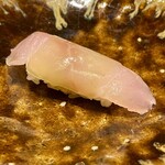 割烹まさご - 甘鯛　昆布締め　甘鯛の甘さに優しい味の昆布締めで、シャリとネタのバランスの良さを感じる逸品でした