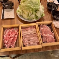 しゃぶしゃぶ・創作料理居酒屋 豚吟 栄店 - 