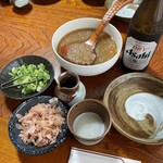 けんぞう蕎麦 - 手前の白いのが辛味大根。出汁を入れていただきます