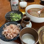 けんぞう蕎麦 - ネギとカツオ節がセット