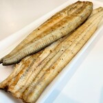 白藤養魚 - 鰻白焼 2900円
（写真は2枚分 5400円）