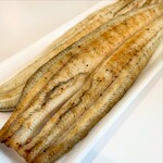 白藤養魚 - 鰻白焼 2900円
（写真は2枚分 5400円）