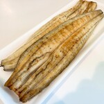 白藤養魚 - 鰻白焼 2900円
（写真は2枚分 5400円）