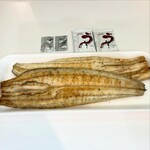 白藤養魚 - 鰻白焼 2900円
（写真は2枚分 5400円）