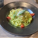 イルプルチーナ - バジルパスタ　麺はフィットチーネ