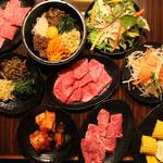 Yakiniku Yaruki - お肉はもちろん、サラダ、一品、ご飯ものも◎種類豊富なメニューが食べ放題！