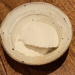 しおて - お通し（自家製おぼろ豆腐）