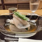 木山 - ◆先付
      帆立 桃の葛豆腐モロヘイヤ