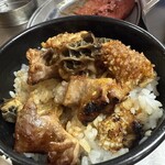スタミナ園 - ホルモン丼