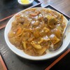 まるけん食堂 - カツカレー900円の大盛50円です。トンカツ硬い以外は文句なしの美味さが楽しめる、ノス系カレーライスでした。