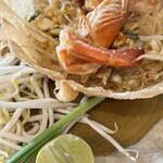 Pad Thai Kratong Thong by ama - 