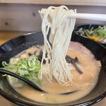 らーめん二男坊 - 具材がスープに沈んじゃってる！