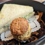 ベンガルタイガー -  キュウカンパーサンドイッチ、スパイススコーン